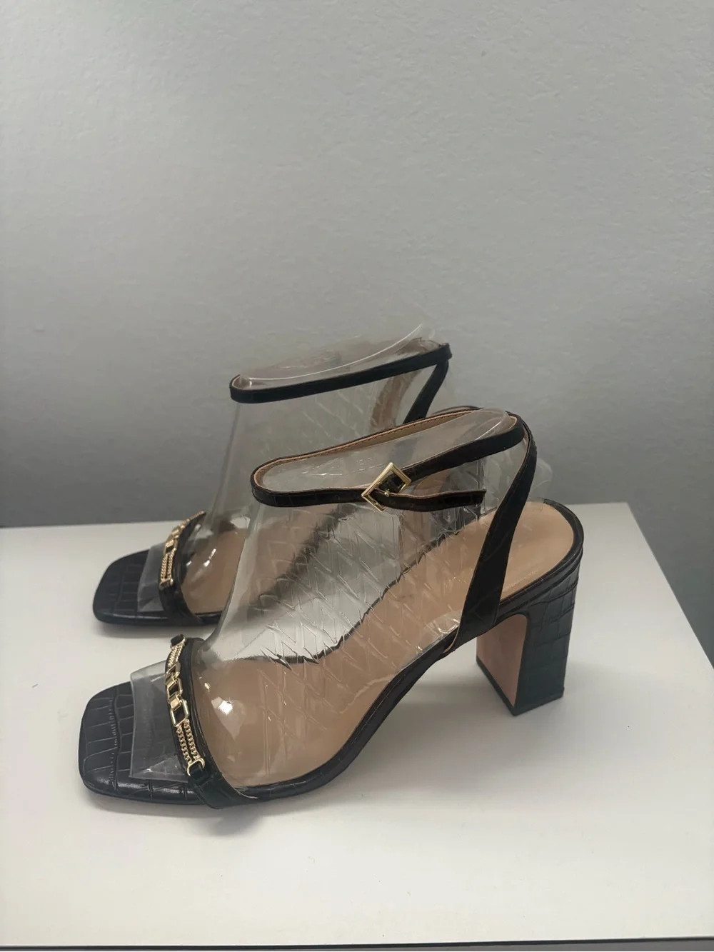 Ann Taylor Buckle Strap Brown Croc Embossed Leather Block Heel Strappy Sandal